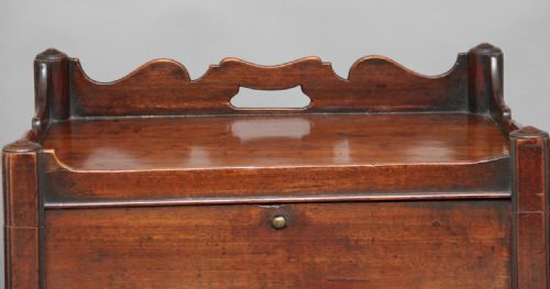 18TH CENTURY MAHOGANY BEDSIDE CUPBOARD - ADDITIONAL PHOTO 9
