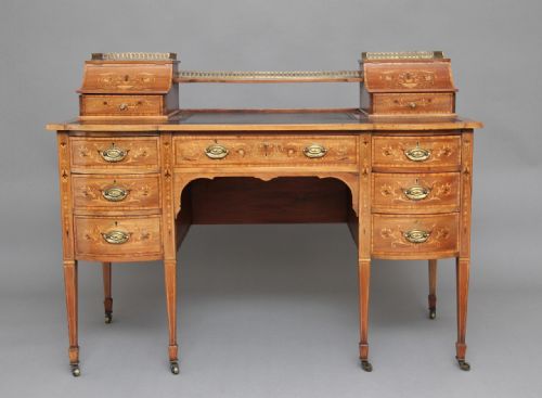 Early 20th Century Mahogany Inlaid Desk
