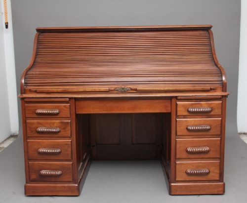 Early 20th Century Walnut Roll Top Desk