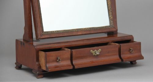 EARLY 19TH CENTURY MAHOGANY DRESSING TABLE - ADDITIONAL PHOTO 1