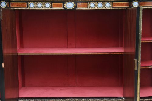 19TH CENTURY AMBOYNA AND EBONISED CREDENZA - ADDITIONAL PHOTO 4