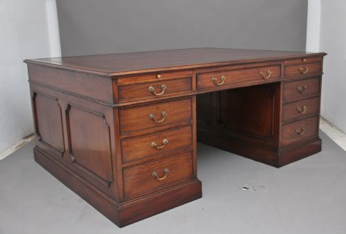 Large Early 20th Century Mahogany Partners Desk