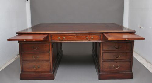 fig 2. Large early 20th Century mahogany partners desk