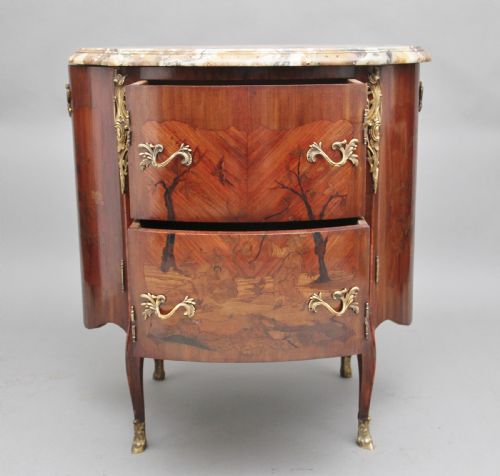 EARLY 19TH CENTURY FRENCH MARQUETRY CABINET - ADDITIONAL PHOTO 1