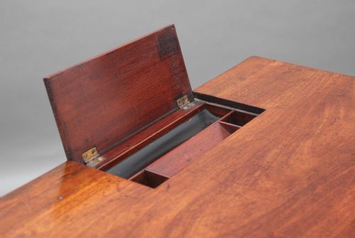 EARLY 19TH CENTURY MAHOGANY WRITING TABLE - ADDITIONAL PHOTO 3