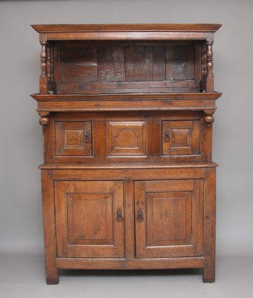 Early 18th Century Oak Tridarn