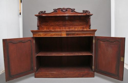 19TH CENTURY FLAME MAHOGANY CHIFFONIER - ADDITIONAL PHOTO 1