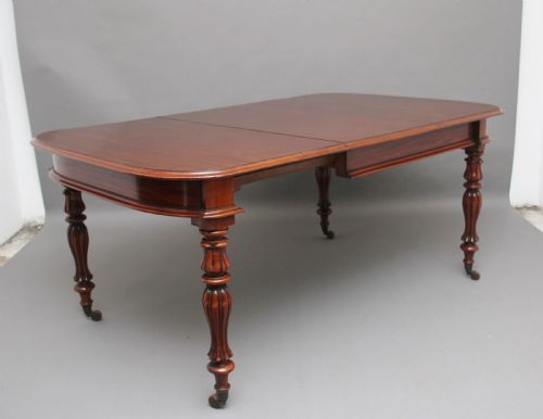 19TH CENTURY MAHOGANY DINING TABLE - ADDITIONAL PHOTO 1