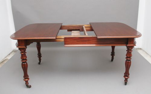 19TH CENTURY MAHOGANY DINING TABLE - ADDITIONAL PHOTO 3