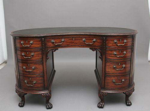 Superb Quality Edwardian Mahogany Kidney Shaped Desk