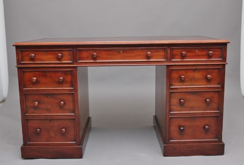 Early 19th Century Mahogany Pedestal Desk