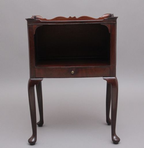 EARLY 20TH CENTURY MAHOGANY BEDSIDE CABINET IN THE GEORGIAN STYLE - ADDITIONAL PHOTO 2