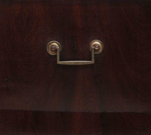 EARLY 20TH CENTURY MAHOGANY BEDSIDE CABINET IN THE GEORGIAN STYLE - ADDITIONAL PHOTO 4