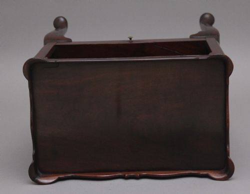 EARLY 20TH CENTURY MAHOGANY BEDSIDE CABINET IN THE GEORGIAN STYLE - ADDITIONAL PHOTO 7