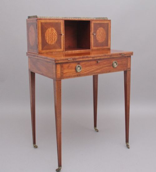 Early 20th Century Mahogany & Satinwood Boheur-du-jour