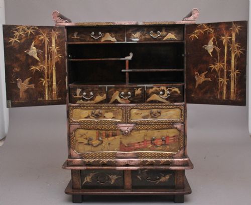 19TH CENTURY JAPANESE GILT LACQUERED CABINET - ADDITIONAL PHOTO 2