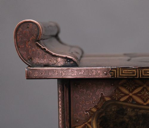 19TH CENTURY JAPANESE GILT LACQUERED CABINET - ADDITIONAL PHOTO 16