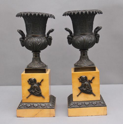 PAIR OF EARLY 19TH CENTURY BRONZE URNS - ADDITIONAL PHOTO 1
