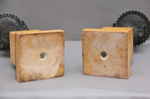 PAIR OF EARLY 19TH CENTURY BRONZE URNS - ADDITIONAL PHOTO 5