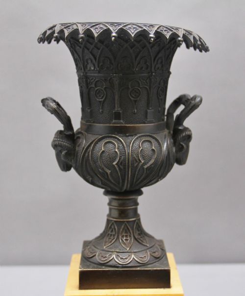 PAIR OF EARLY 19TH CENTURY BRONZE URNS - ADDITIONAL PHOTO 6