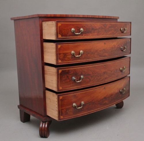 A HIGHLY DECORATIVE EARLY 19TH CENTURY FLAME MAHOGANY AND INLAID BOWFRONT CHEST OF DRAWERS - ADDITIONAL PHOTO 2