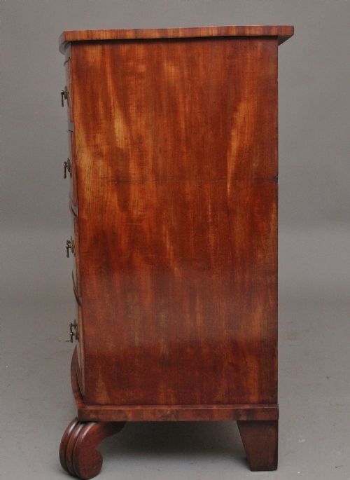 A HIGHLY DECORATIVE EARLY 19TH CENTURY FLAME MAHOGANY AND INLAID BOWFRONT CHEST OF DRAWERS - ADDITIONAL PHOTO 5