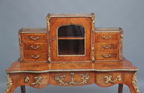 19TH CENTURY WALNUT DESK BY GILLOWS - ADDITIONAL PHOTO 12