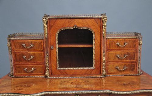 19TH CENTURY WALNUT DESK BY GILLOWS - ADDITIONAL PHOTO 13
