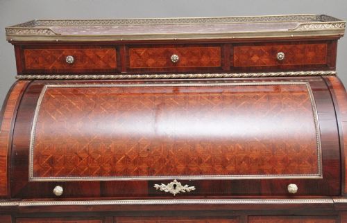19TH CENTURY FRENCH KINGWOOD CYLINDER DESK - ADDITIONAL PHOTO 9