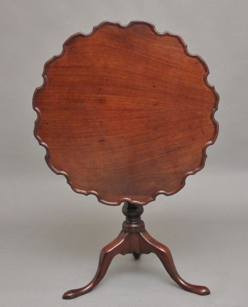 18TH CENTURY MAHOGANY TRIPOD TABLE