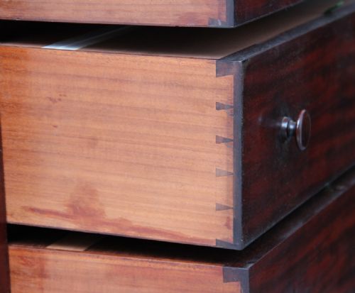 19TH CENTURY MAHOGANY WELLINGTON CHEST - ADDITIONAL PHOTO 11