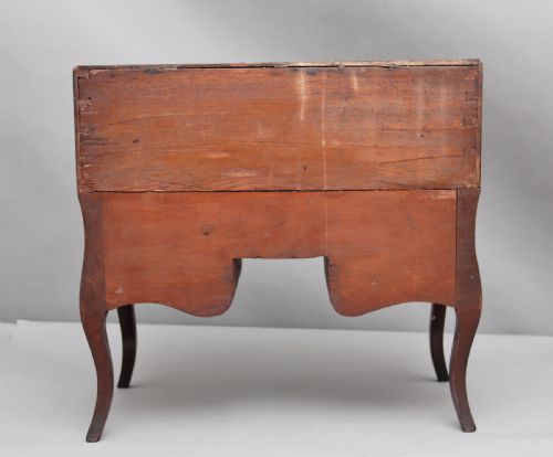 19TH CENTURY PARQUETRY MINIATURE DESK - ADDITIONAL PHOTO 5