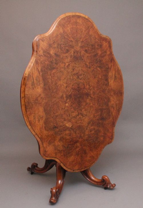 19TH CENTURY WALNUT CENTRE TABLE BY EDWARDS ROBERTS