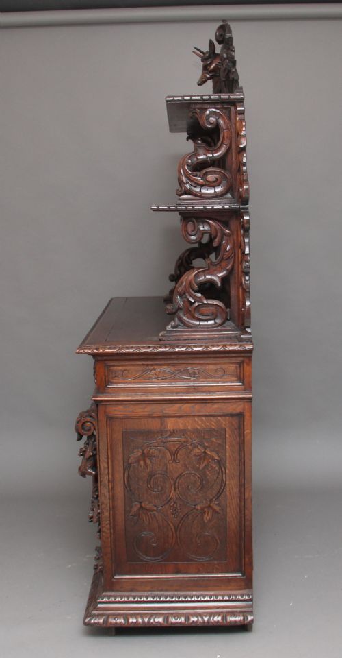 19TH CENTURY CARVED OAK BUFFET - ADDITIONAL PHOTO 8