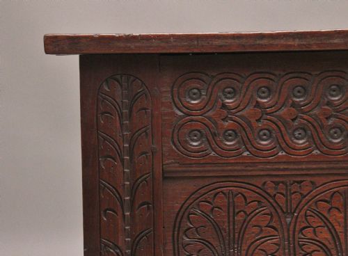 18TH CENTURY CARVED OAK MULE CHEST - ADDITIONAL PHOTO 2