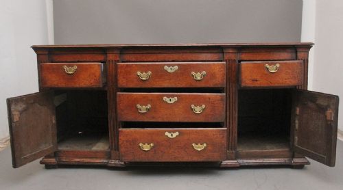 A GOOD GEORGIAN 18TH CENTURY OAK DRESSER - ADDITIONAL PHOTO 1