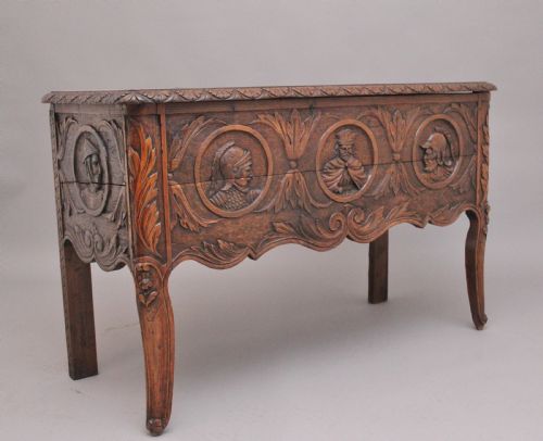 EARLY 19TH CENTURY FRENCH CARVED OAK COFFER - ADDITIONAL PHOTO 1