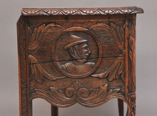 EARLY 19TH CENTURY FRENCH CARVED OAK COFFER - ADDITIONAL PHOTO 9