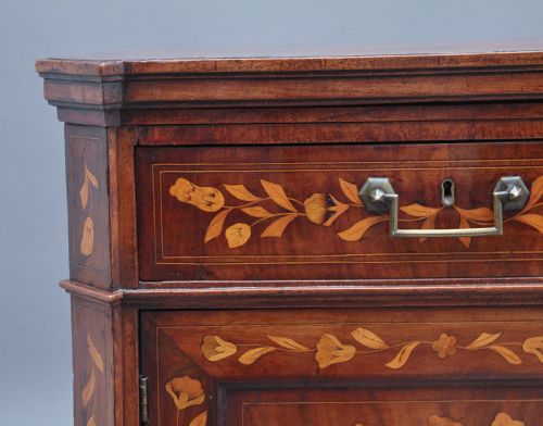 EARLY 19TH CENTURY DUTCH TRAVELLING CABINET - ADDITIONAL PHOTO 17