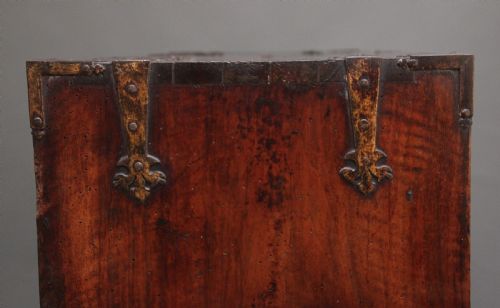 17TH CENTURY WALNUT VARGUENO ON STAND - ADDITIONAL PHOTO 22