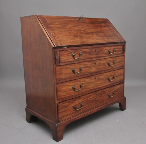 18TH CENTURY MAHOGANY BUREAU - ADDITIONAL PHOTO 3