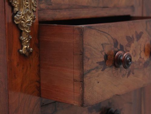 19TH CENTURY WALNUT MARQUETRY WELLINGTON CHEST - ADDITIONAL PHOTO 10