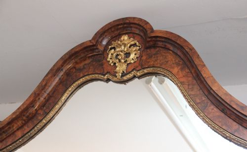 EXHIBITION QUALITY 19TH CENTURY BURR WALNUT MIRROR BACK CREDENZA - ADDITIONAL PHOTO 2