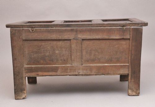 18TH CENTURY OAK COFFER - ADDITIONAL PHOTO 5