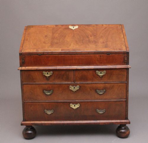18TH CENTURY WALNUT BUREAU - ADDITIONAL PHOTO 1