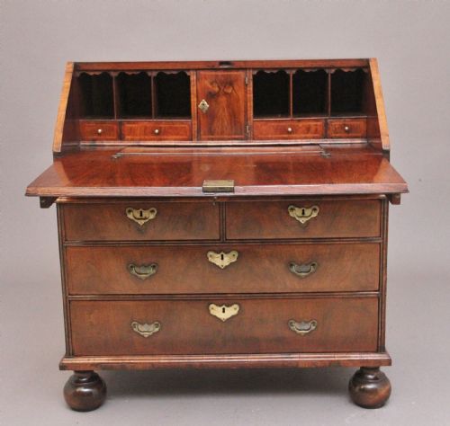 18TH CENTURY WALNUT BUREAU - ADDITIONAL PHOTO 2