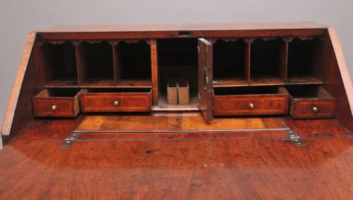 18TH CENTURY WALNUT BUREAU - ADDITIONAL PHOTO 8