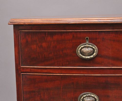 EARLY 19TH CENTURY MAHOGANY BOWFRONT CHEST - ADDITIONAL PHOTO 2