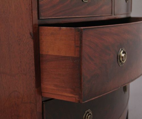 EARLY 19TH CENTURY FLAME MAHOGANY BOWFRONT CHEST - ADDITIONAL PHOTO 6