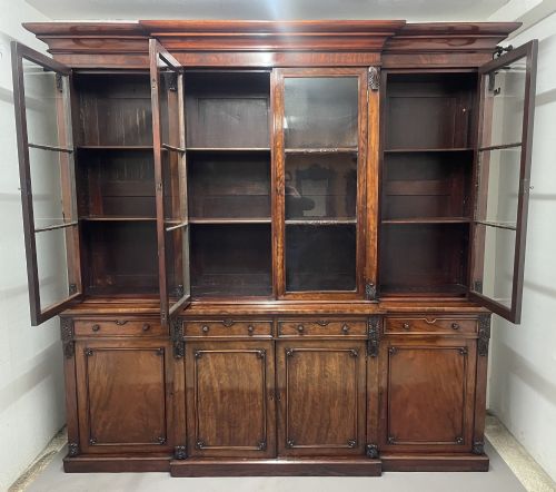 ANTIQUE EARLY 19TH CENTURY MAHOGANY BREAK FRONT BOOKCASE - ADDITIONAL PHOTO 1